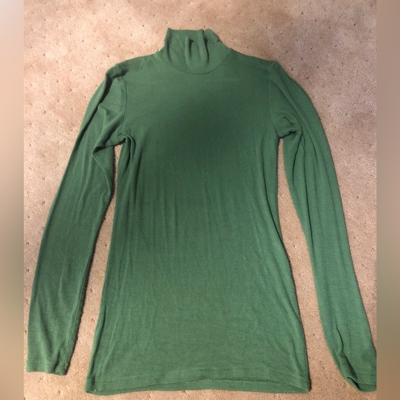 Wilfred Grass Green Mock Neck Long Sleeve Ribbed Top with Fitted Sleeves - Picture 3 of 6